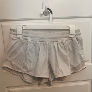 Lululemon Hotty Hot Short II 2.5’’